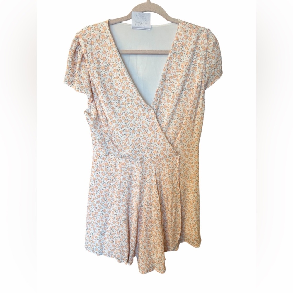 Sadie & Sage Floral Wrap Romper-Size Large-Side Zipper-NWT